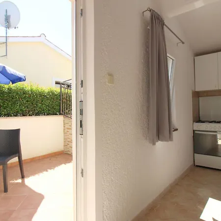 Fuer 2 Personen In Strandnaehe Mit Terrasse Apartment Porec